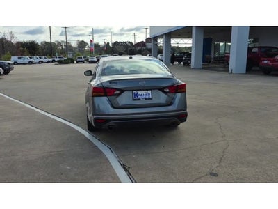 2023 Nissan Altima SL FWD