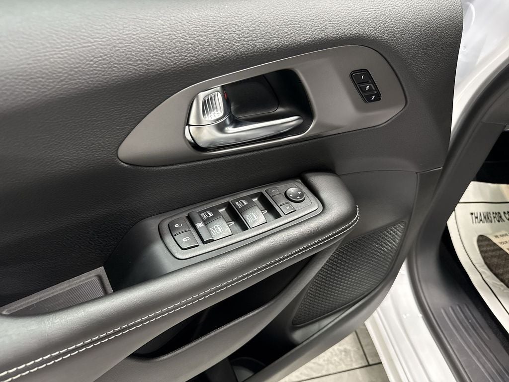 2027 Chrysler Pacifica PACIFICA SELECT
