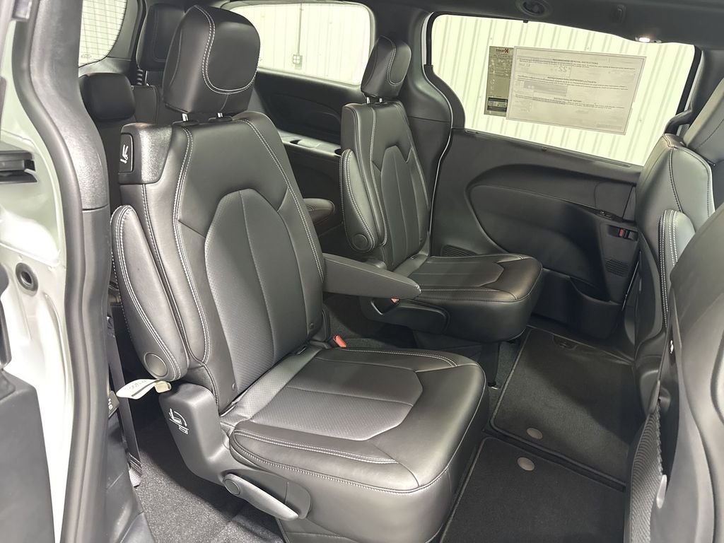 2027 Chrysler Pacifica PACIFICA SELECT