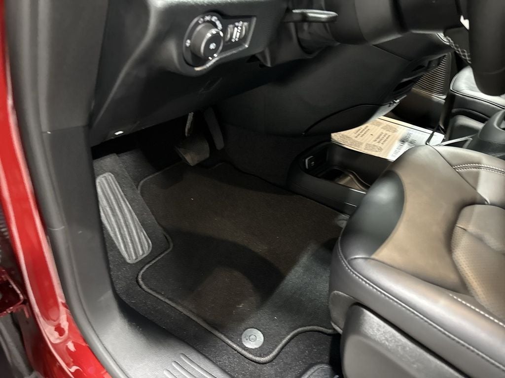 2026 Chrysler Pacifica Select - Photo 10