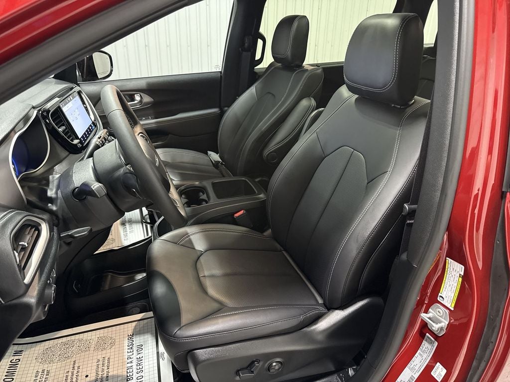 2026 Chrysler Pacifica Select - Photo 20