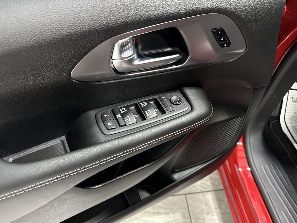 2026 Chrysler Pacifica Select - Photo 24