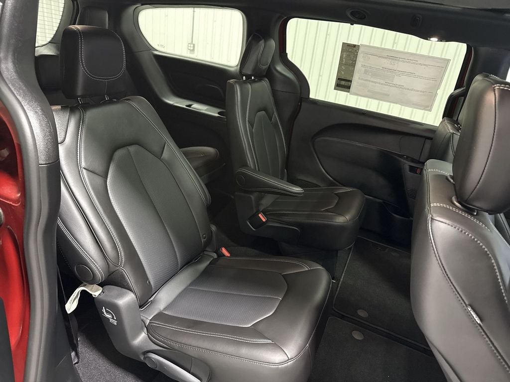 2026 Chrysler Pacifica Select - Photo 28