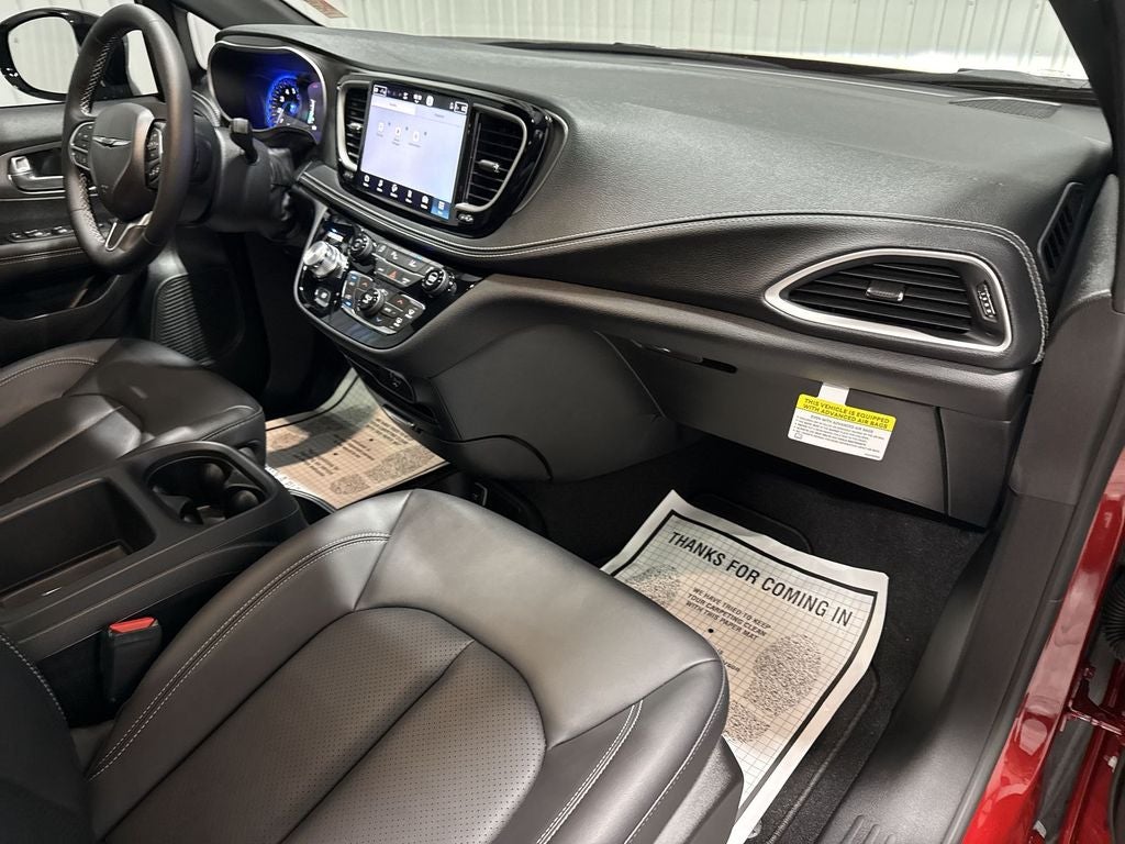 2026 Chrysler Pacifica Select - Photo 30
