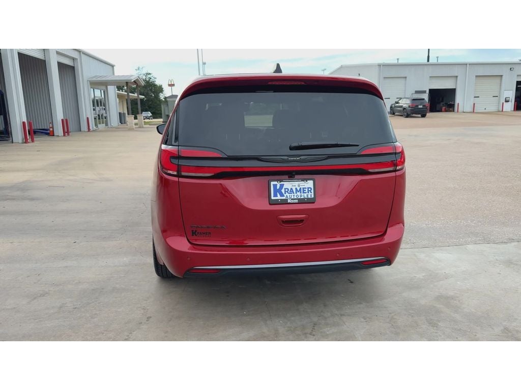 2026 Chrysler Pacifica Select - Photo 7