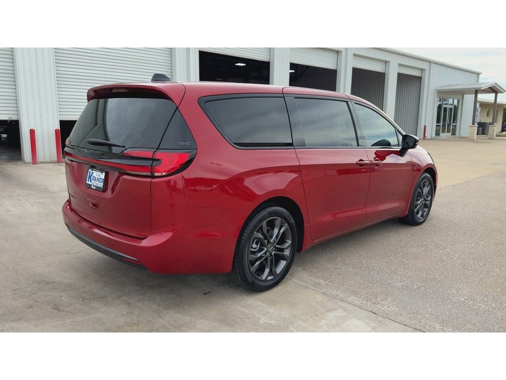 2026 Chrysler Pacifica Select - Photo 8