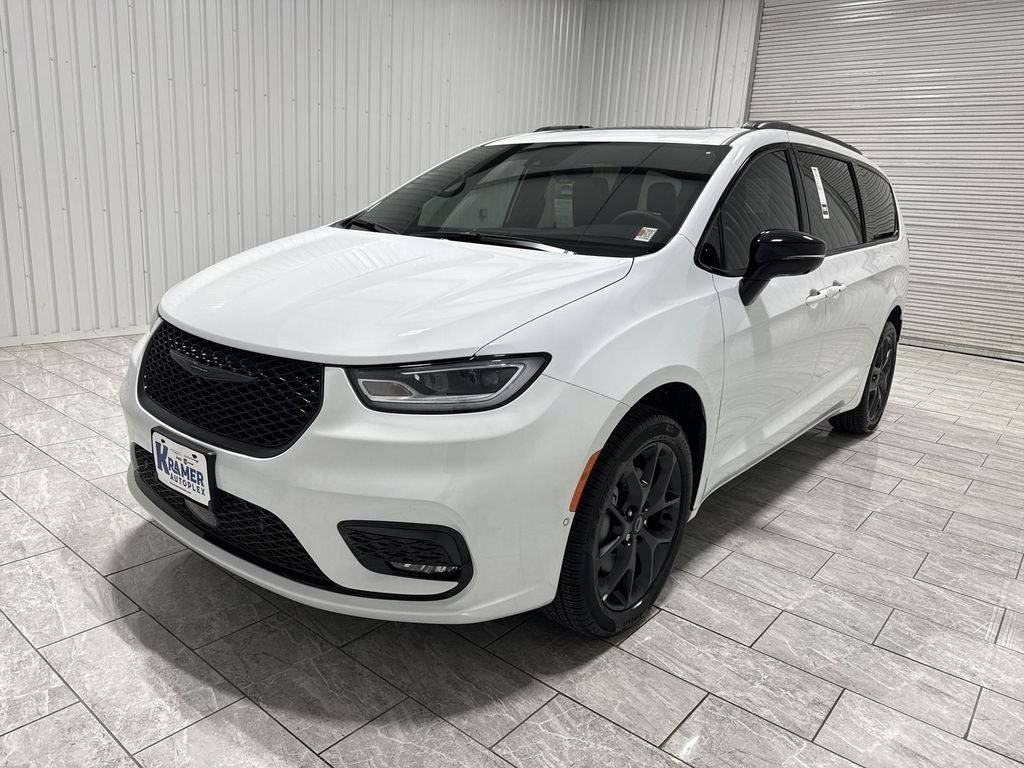 2026 Chrysler Pacifica