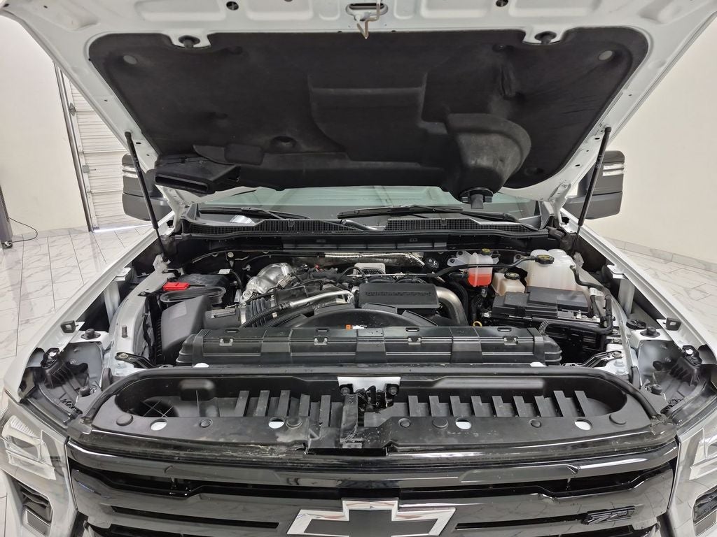 2025 Chevrolet Silverado LT