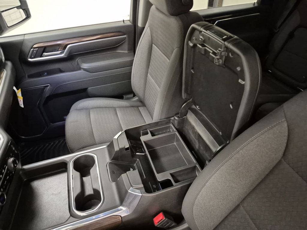 2025 Chevrolet Silverado LT