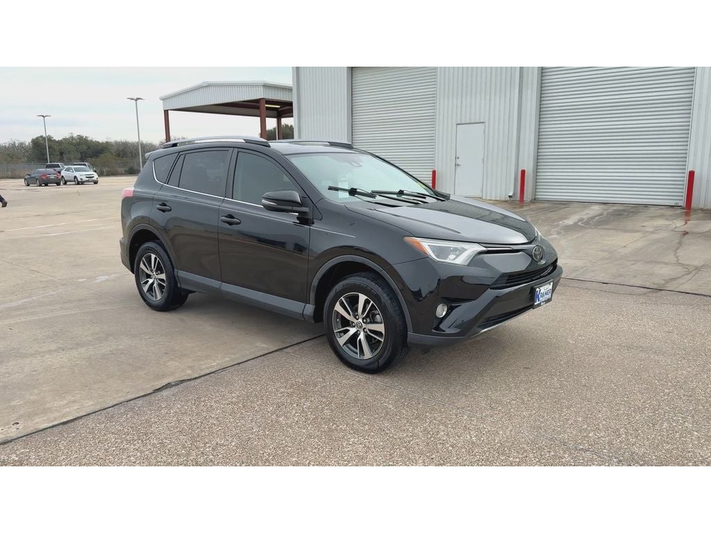 Used 2018 Toyota RAV4 XLE with VIN 2T3WFREVXJW485472 for sale in Madisonville, TX
