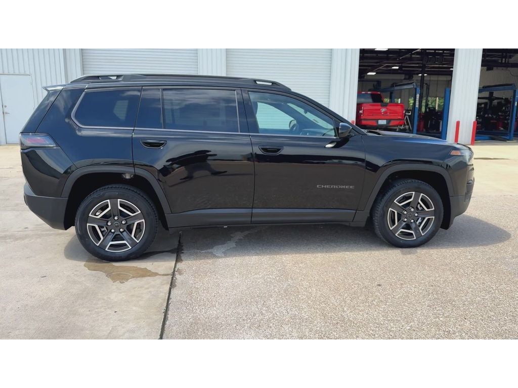 2026 Jeep Cherokee CHEROKEE LAREDO 4X4