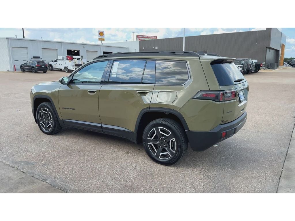 2026 Jeep Cherokee CHEROKEE LAREDO 4X4