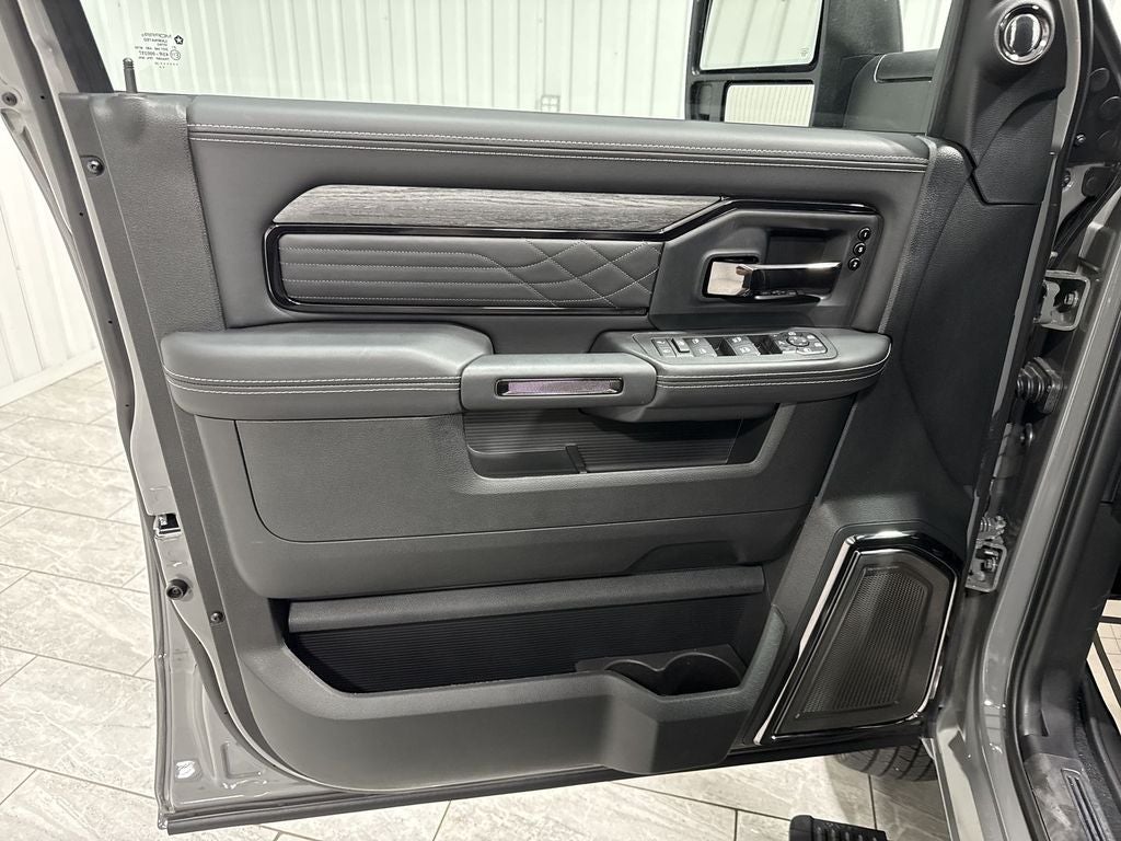 2026 RAM Ram 3500 RAM 3500 LIMITED CREW CAB 4X4 8' BOX