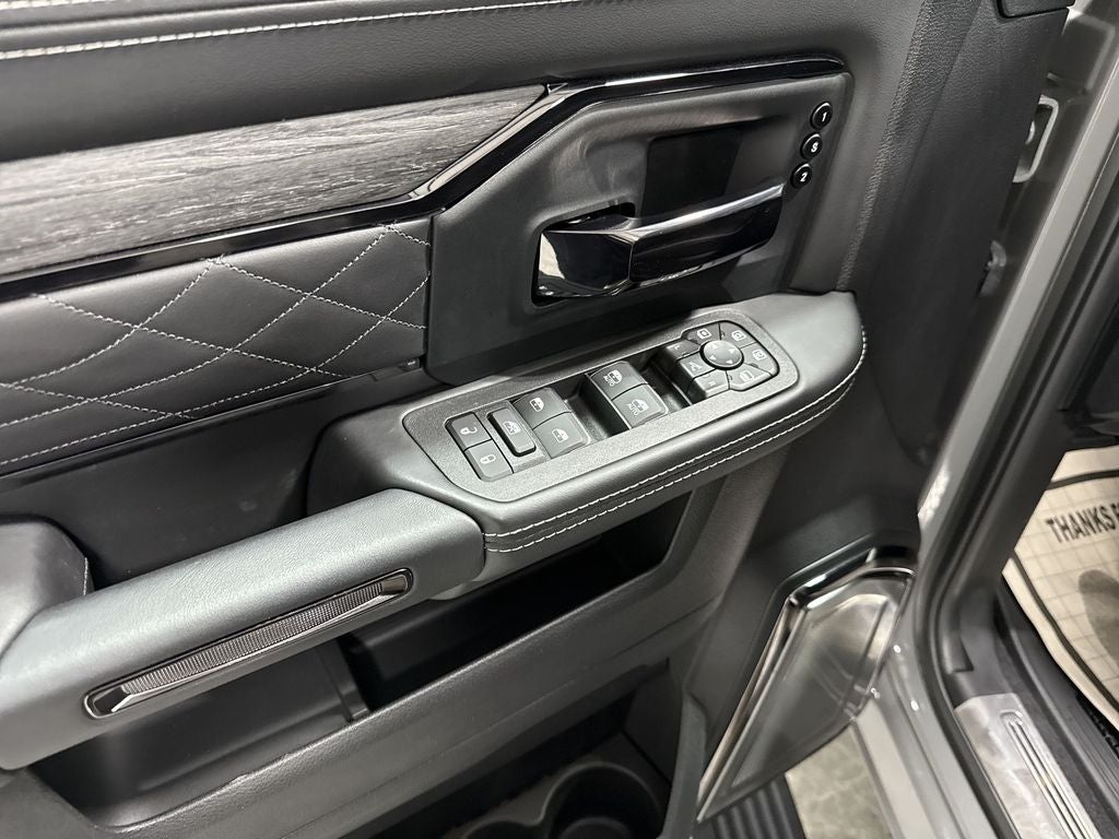 2026 RAM Ram 3500 RAM 3500 LIMITED CREW CAB 4X4 8' BOX