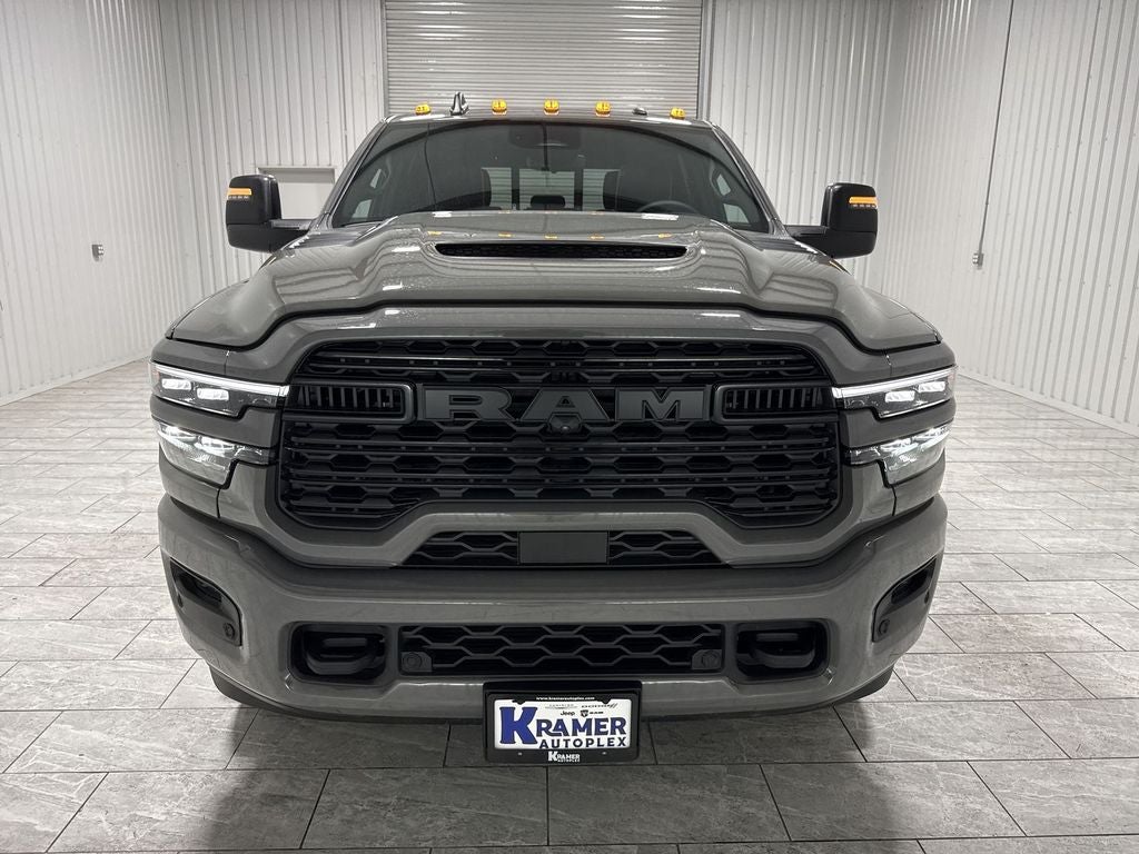 2026 RAM Ram 3500 RAM 3500 LIMITED CREW CAB 4X4 8' BOX