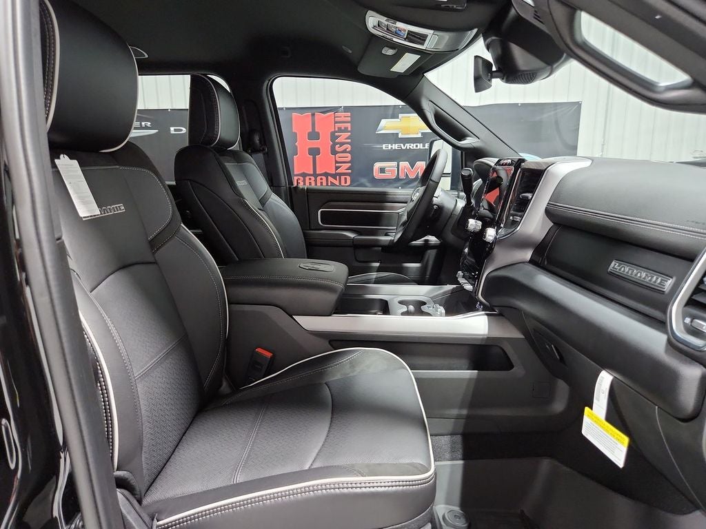 2025 RAM Ram 2500 RAM 2500 LARAMIE MEGA CAB 4X4 6'4' BOX