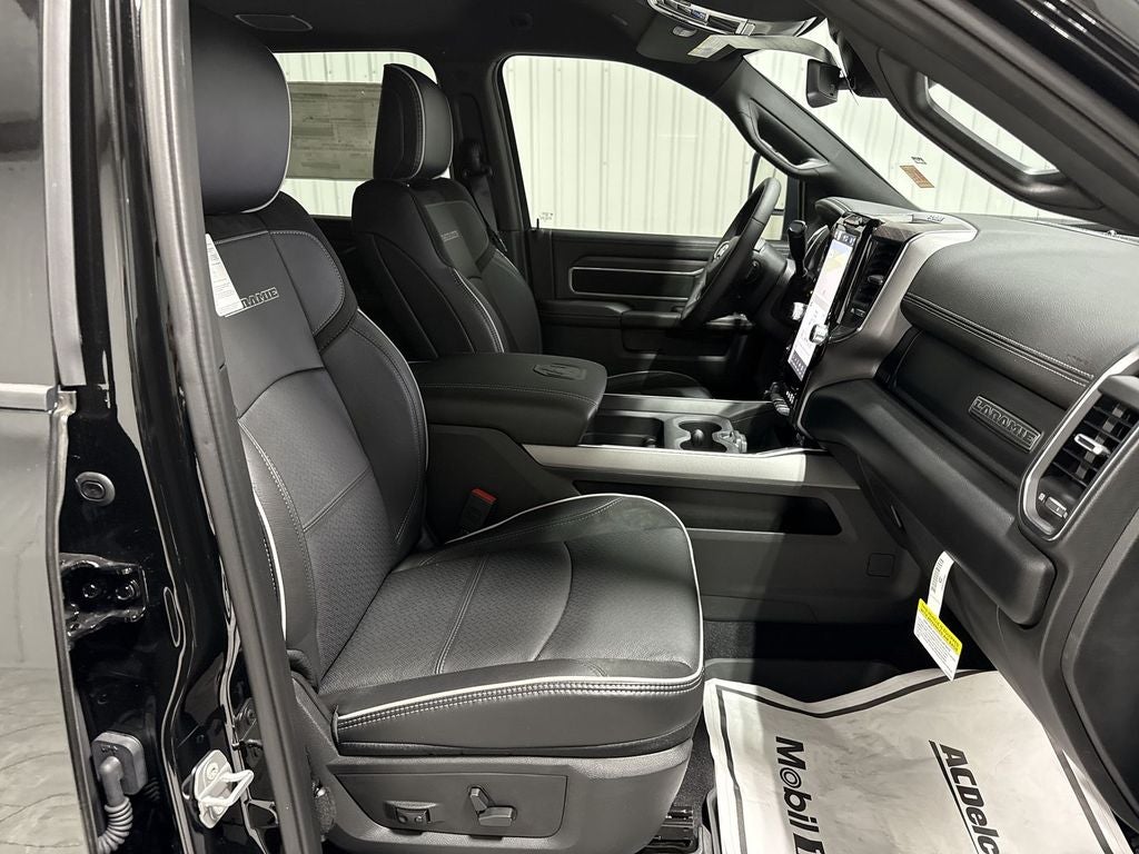 2025 RAM Ram 2500 RAM 2500 LARAMIE MEGA CAB 4X4 6'4' BOX