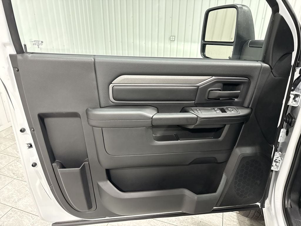 2026 RAM Ram 3500 Chassis Cab RAM 3500 TRADESMAN CHASSIS REGULAR CAB 4X4 60' CA