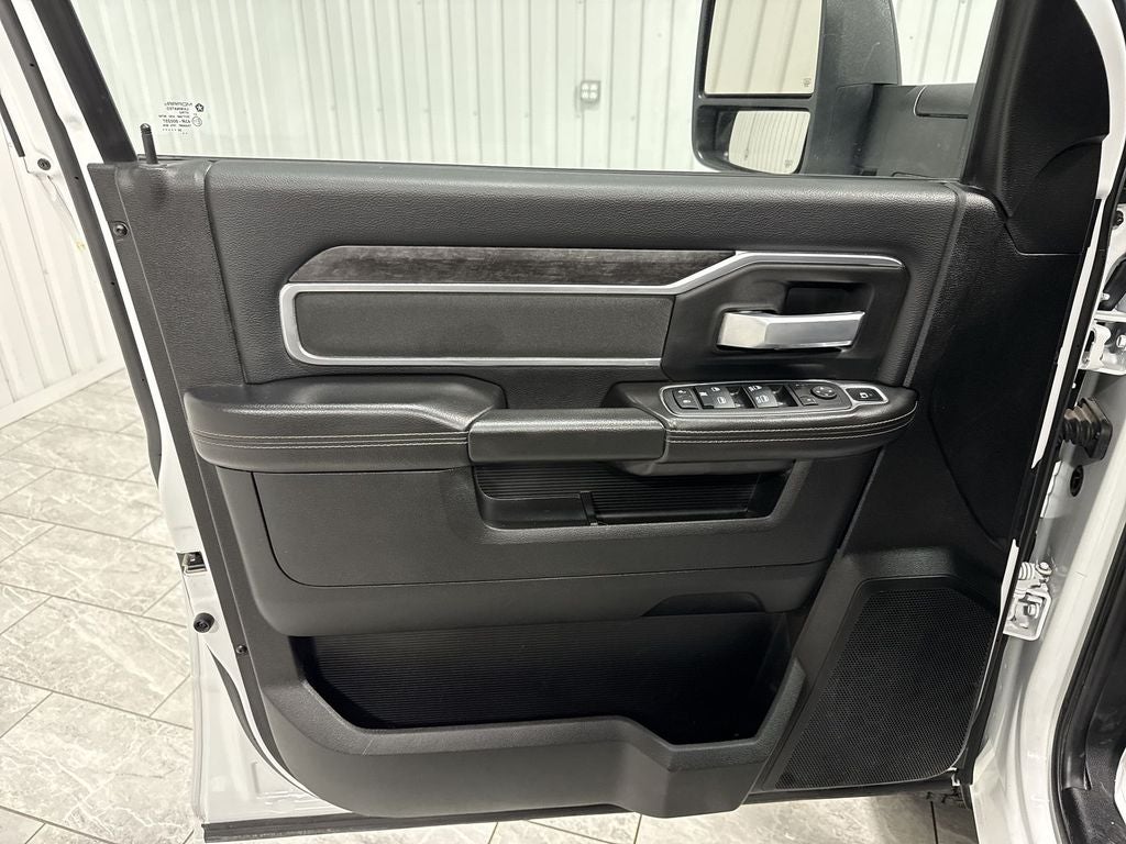 2024 RAM 3500 Chassis Tradesman/SLT/Laramie/Limited