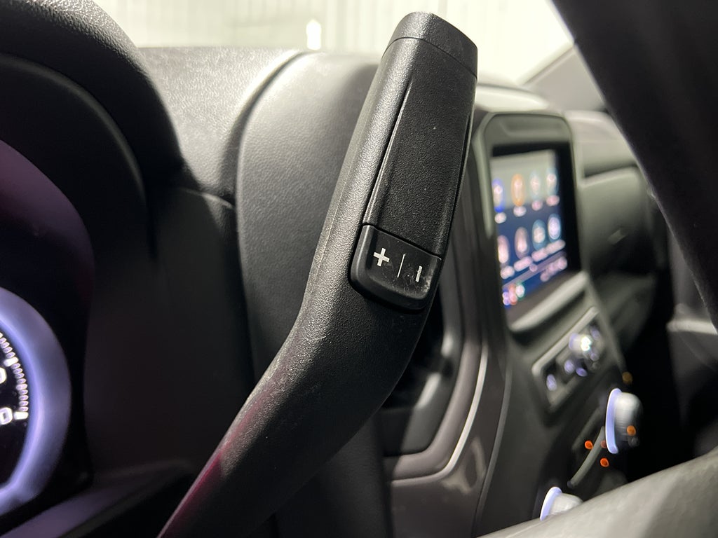 2023 Chevrolet Silverado 1500 4WD Crew Cab Short Bed Custom