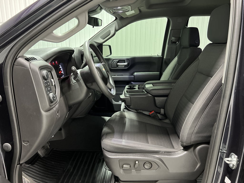 2023 Chevrolet Silverado 1500 4WD Crew Cab Short Bed Custom