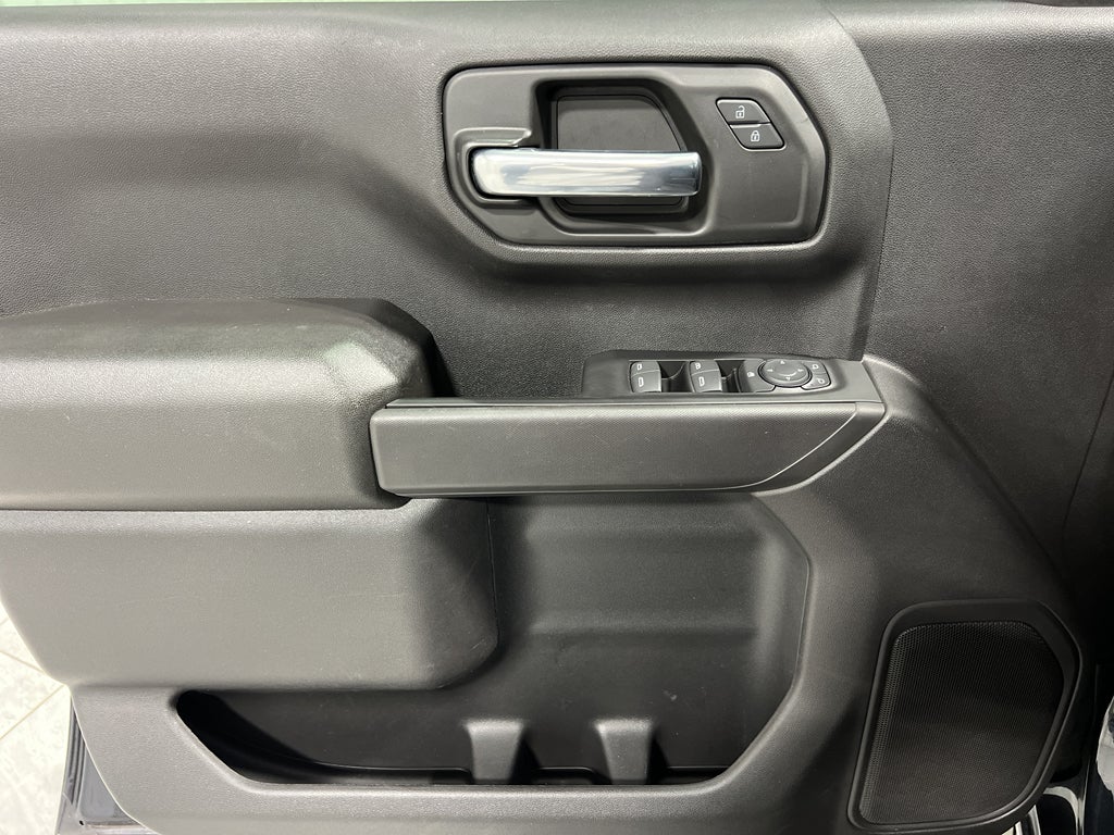 2023 Chevrolet Silverado 1500 4WD Crew Cab Short Bed Custom