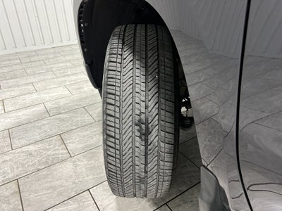 2023 Chevrolet Silverado 1500 4WD Crew Cab Short Bed Custom