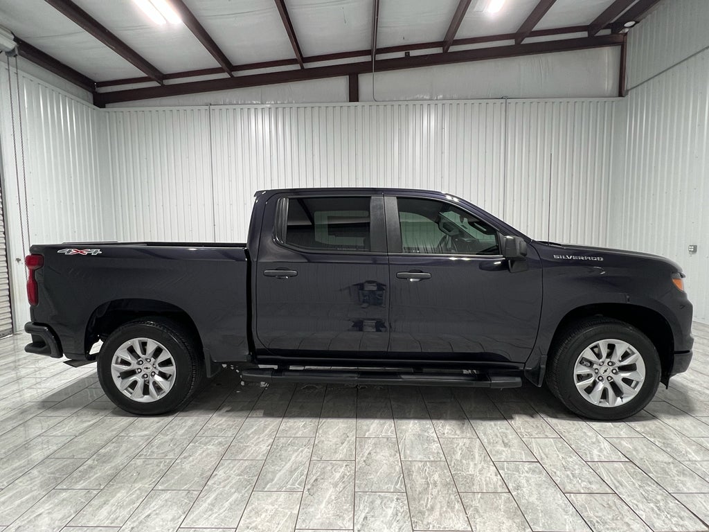 2023 Chevrolet Silverado 1500 4WD Crew Cab Short Bed Custom
