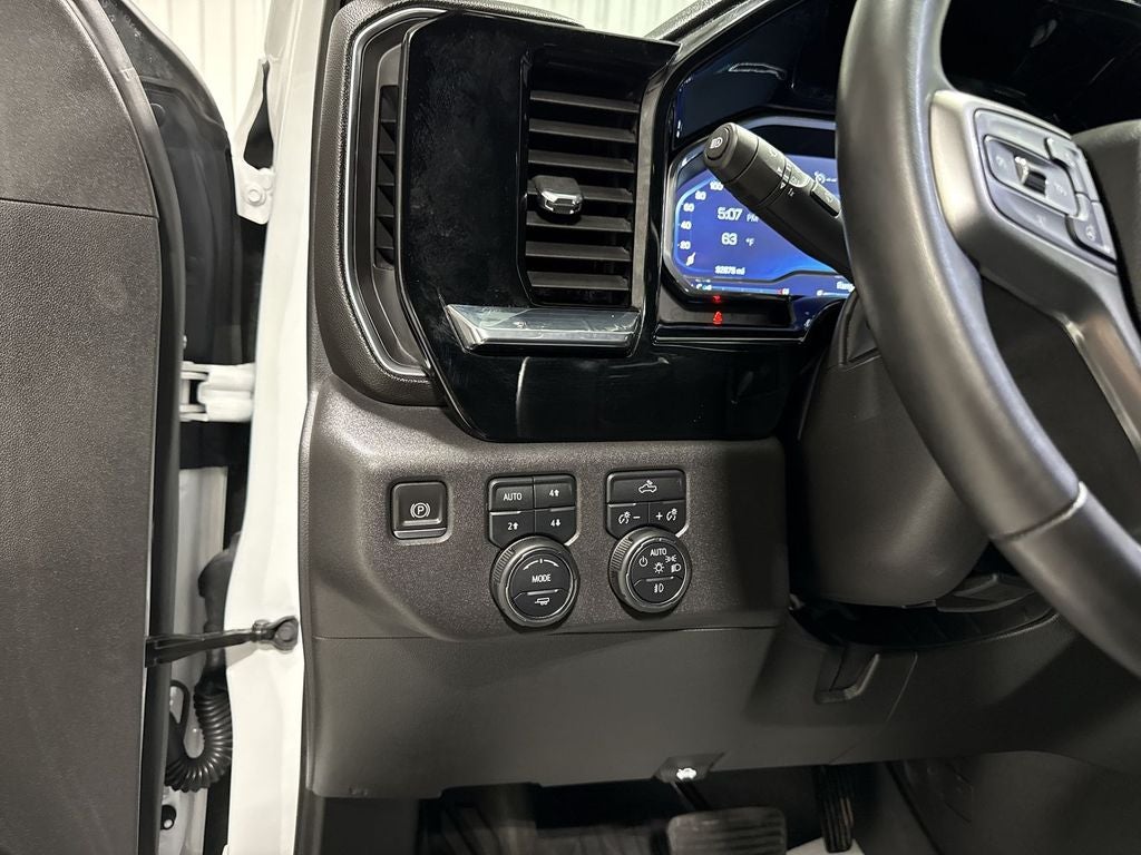 2023 Chevrolet Silverado 1500 4WD Crew Cab Standard Bed LT Trail Boss