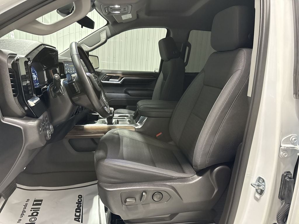 2023 Chevrolet Silverado 1500 4WD Crew Cab Standard Bed LT Trail Boss