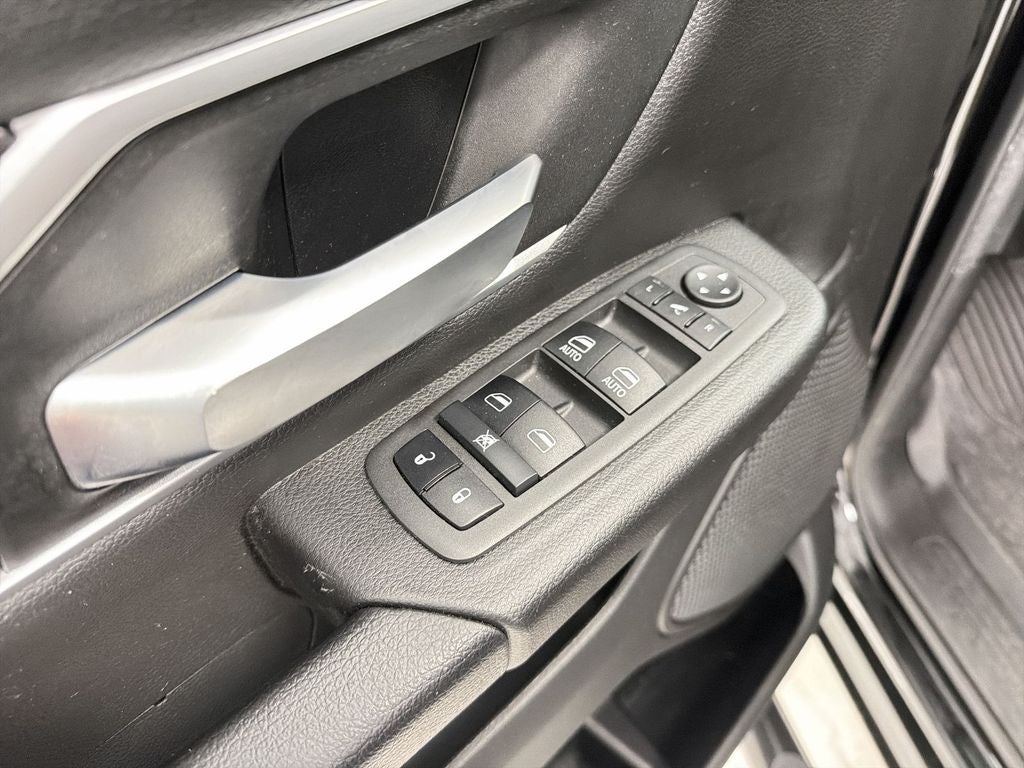 2022 RAM 1500 Lone Star Crew Cab 4x2 5'7" Box