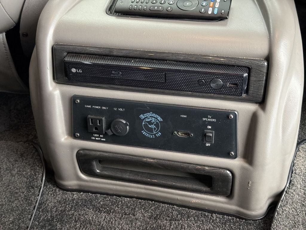 2021 Chevrolet Express Passenger 2500 1LS