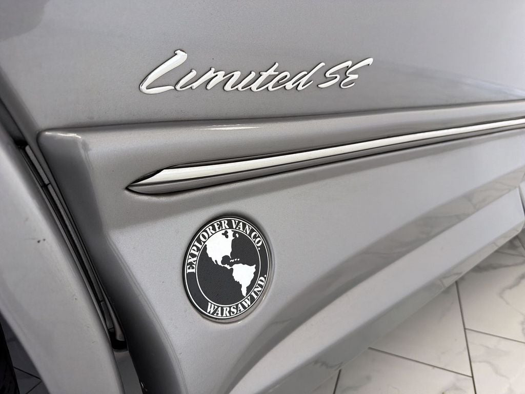 2021 Chevrolet Express Passenger 2500 1LS