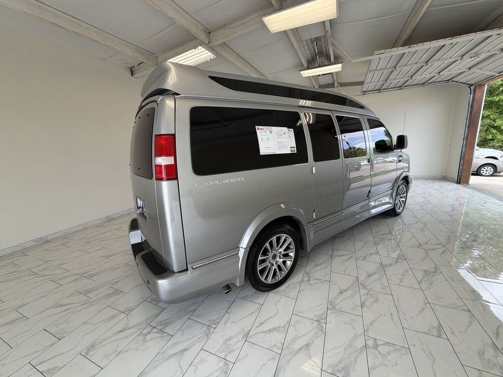 2021 Chevrolet Express Passenger 2500 1LS