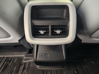 2024 Cadillac LYRIQ Luxury 1