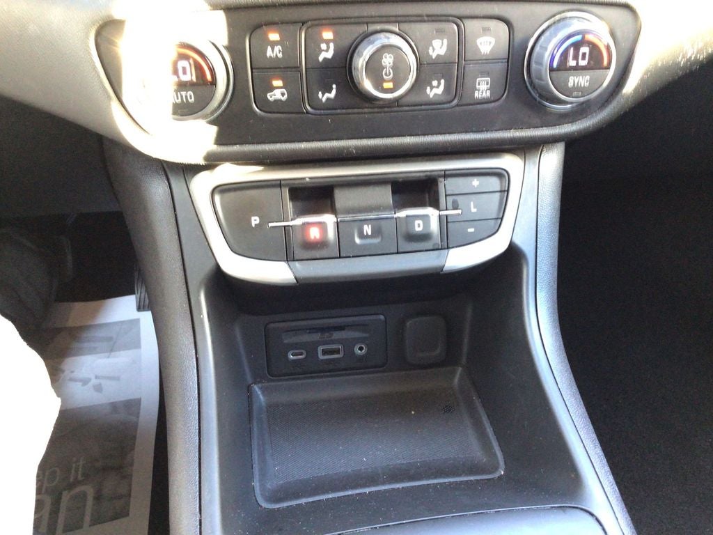 2024 GMC Terrain SLT