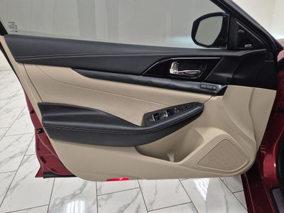 2022 Nissan Maxima Platinum