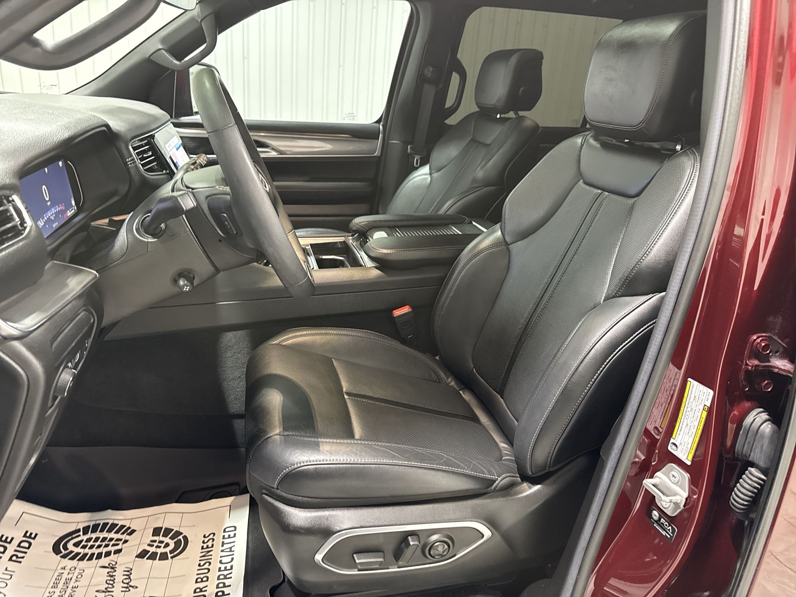 2022 Jeep Wagoneer Series III Carbide 4x2