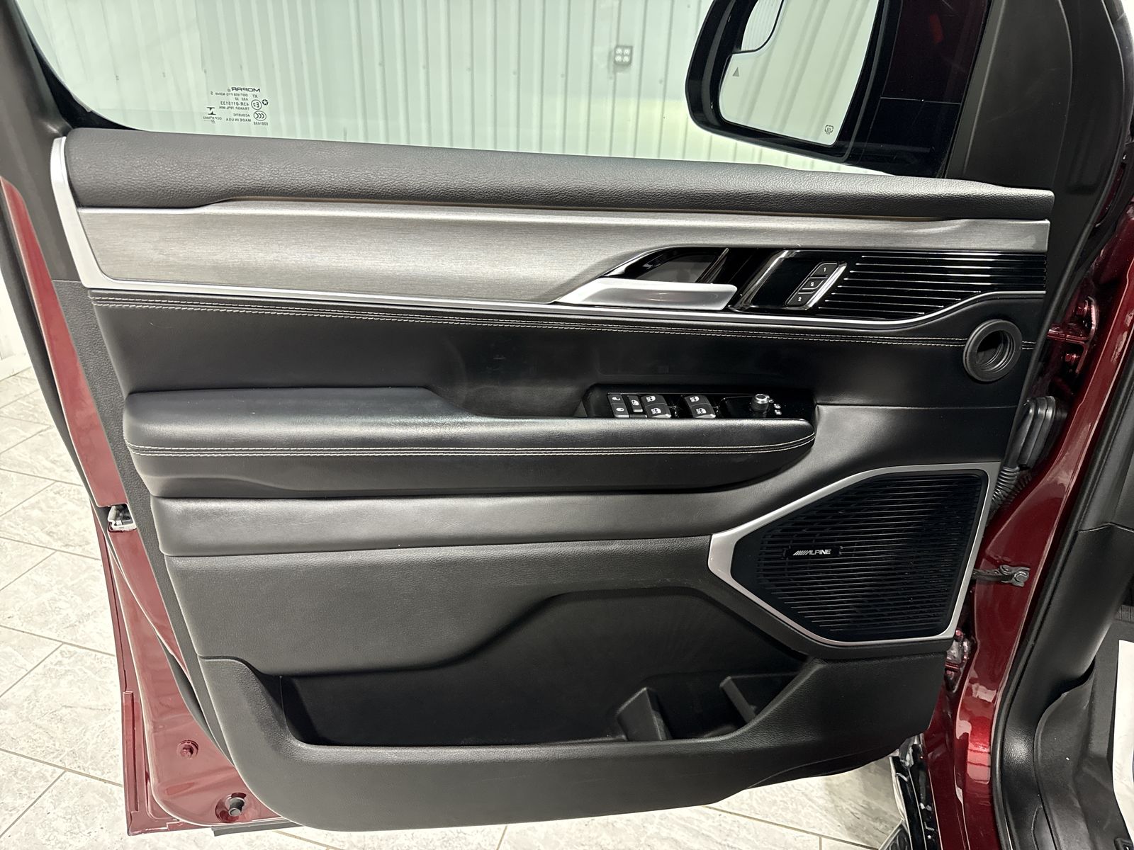 2022 Jeep Wagoneer Series III Carbide 4x2