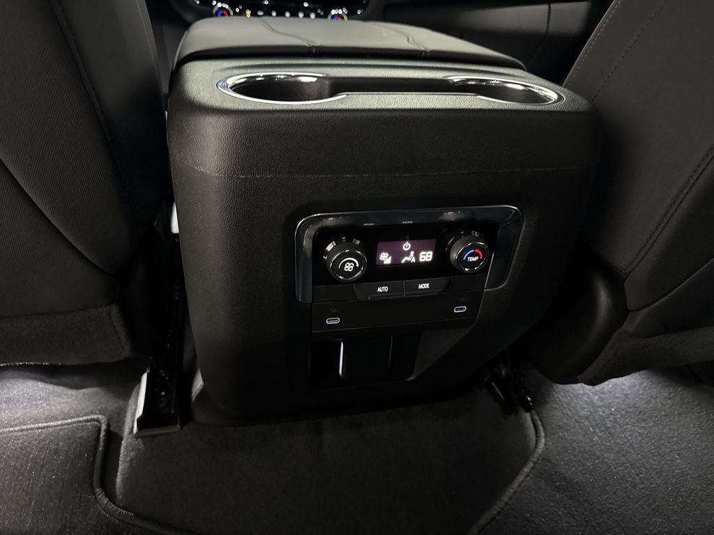 2025 Chevrolet Suburban LS