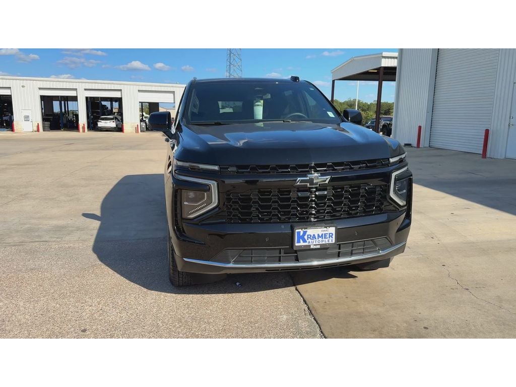 2025 Chevrolet Suburban LS