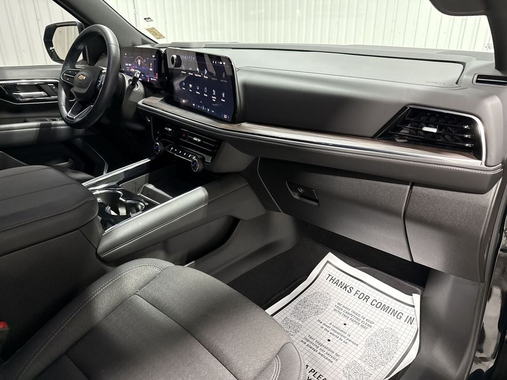 2025 Chevrolet Suburban LS