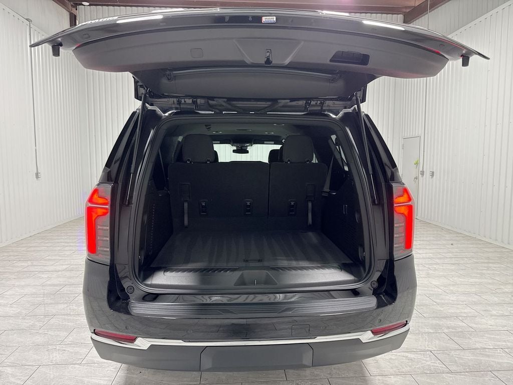 2025 Chevrolet Suburban LS