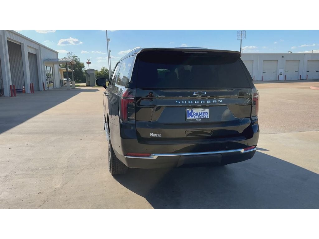 2025 Chevrolet Suburban LS