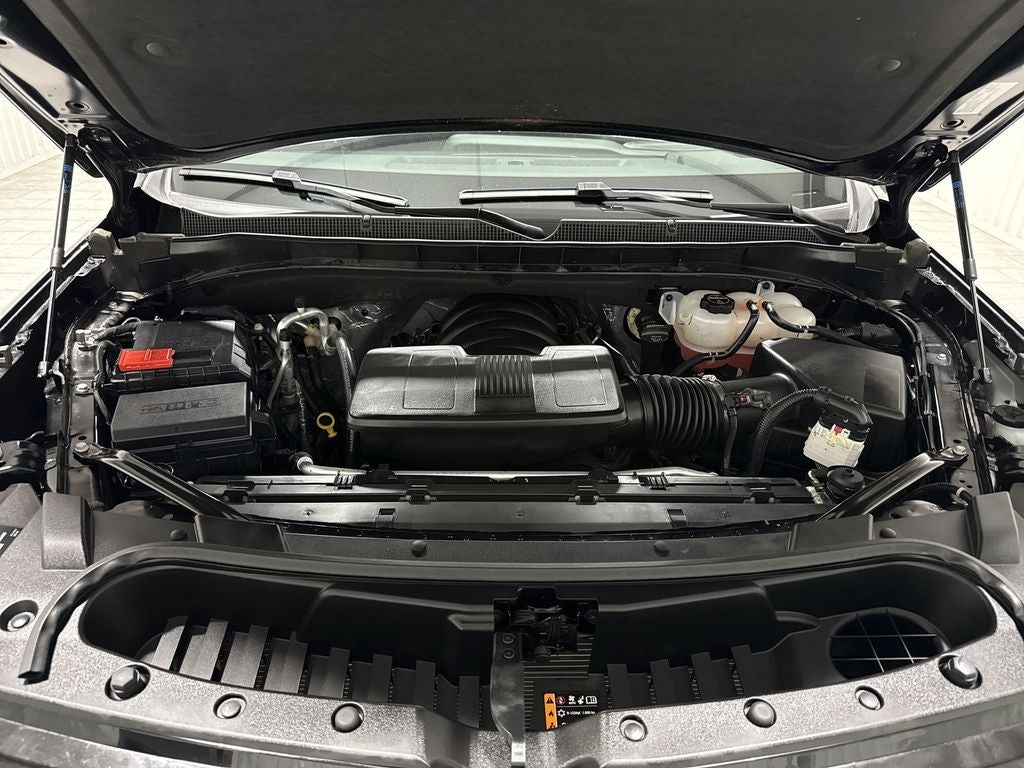 2025 Chevrolet Suburban LS