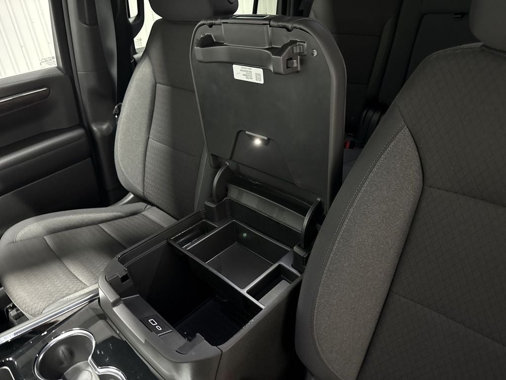 2025 Chevrolet Suburban LS